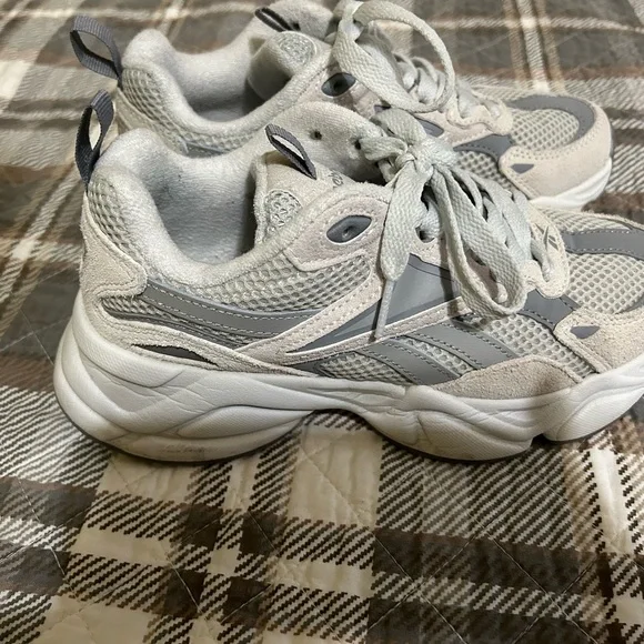 Reebok Women’s Light Gray and Dark Gray Sneakers - Picture 2 of 6